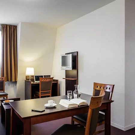 Aparthotel Adagio Access Paris Porte De 2*
